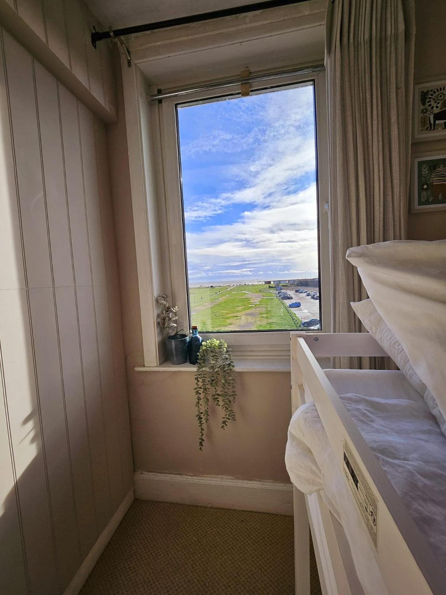 Seaview 2 Bedroom Apartment Littlehampton Exteriér fotografie