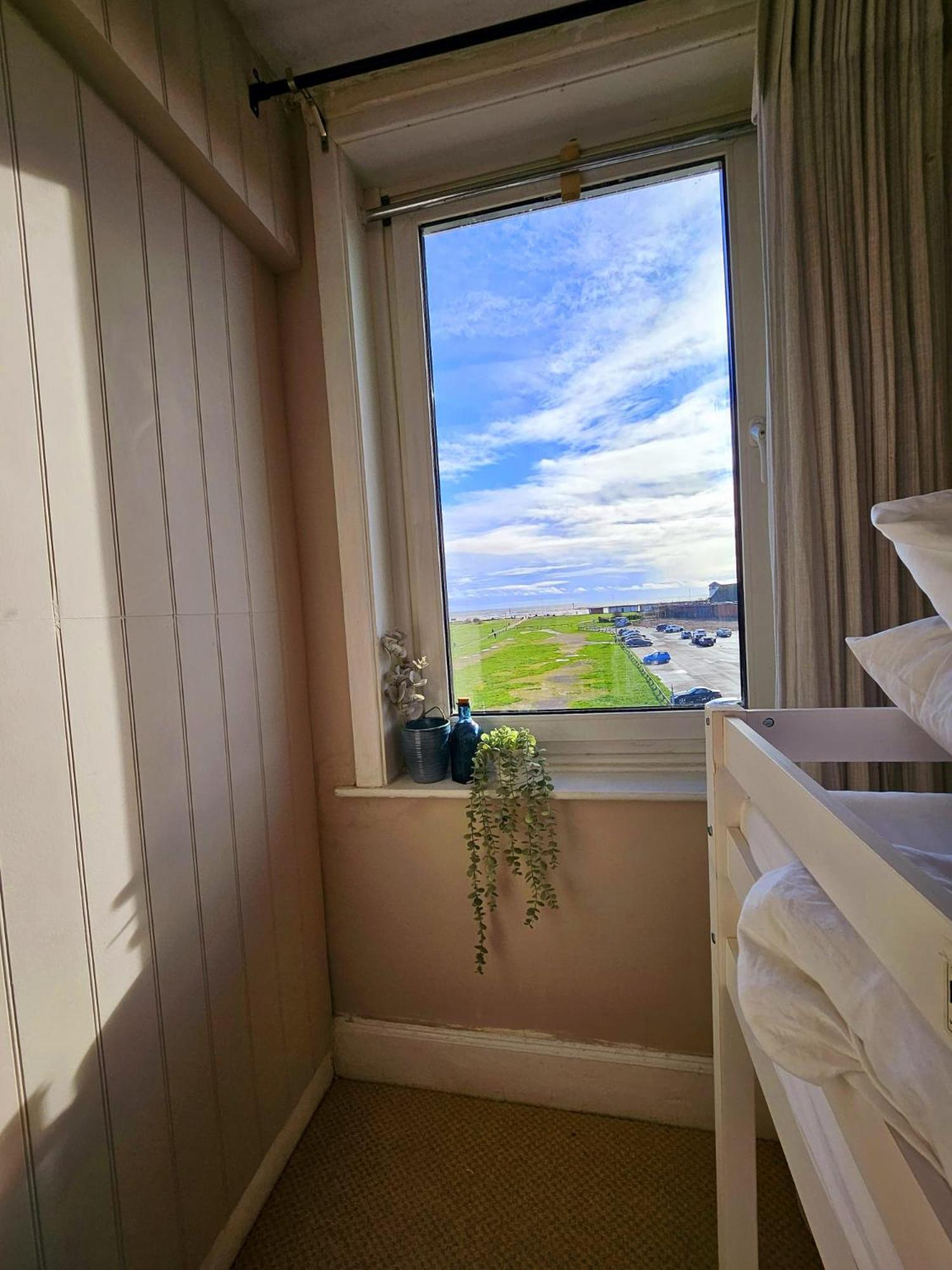 Seaview 2 Bedroom Apartment Littlehampton Exteriér fotografie