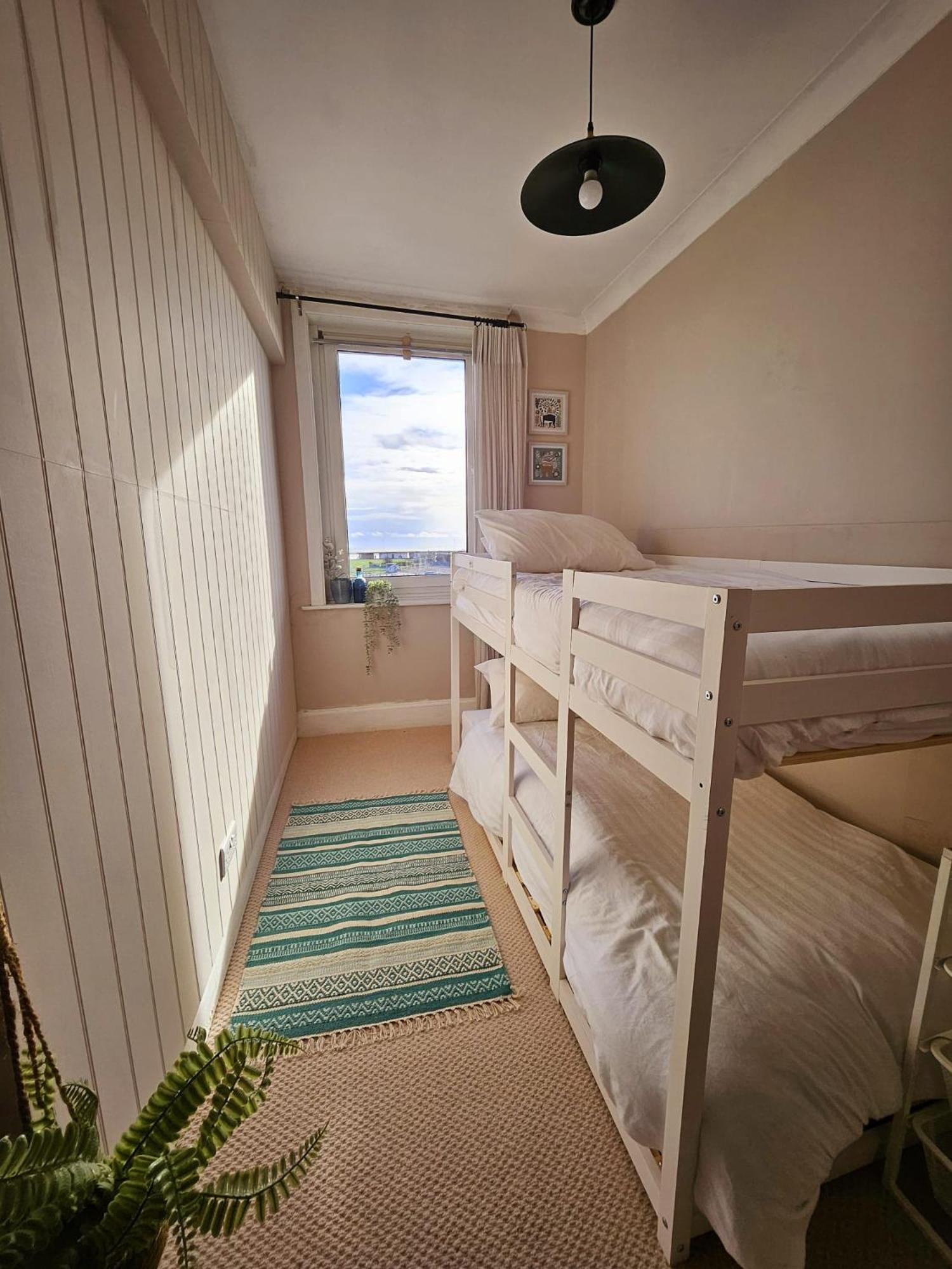 Seaview 2 Bedroom Apartment Littlehampton Exteriér fotografie